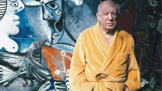 Pablo Picasso před obrazem „Pár“ (foto: Roberto Otero 1970)