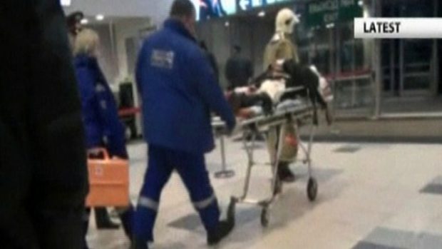 Sebevražedný atentátník zabil na moskevském letišti desítky lidí