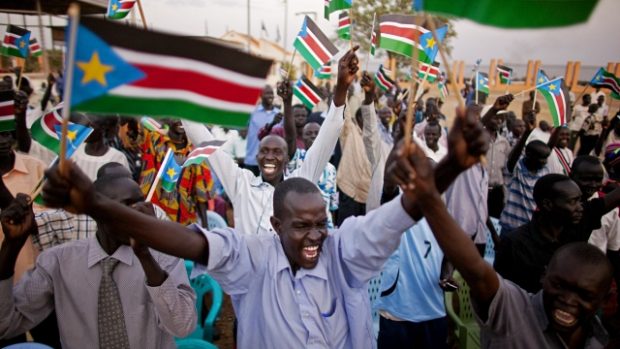 Obyvatelé Jižního Súdánu slaví oficiální vyhlášení výsledků referenda