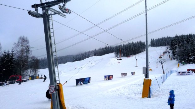 Svahy skiareálu Kouty nabízejí lehké i středně obtížné sjezdové tratě