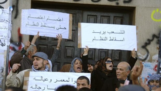 Protesty v Benghází nabírají na síle.