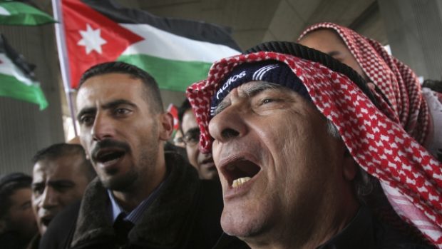 Protivládní demonstranti v jordánském Ammánu