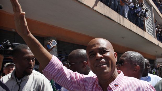 Prezidentské volby vyhrál na Haiti politický outsider zpěvák Michel Martelly