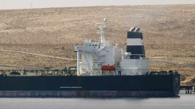 Řecký ropný tanker  u libyjských břehů