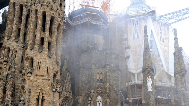 Chrám Sagrada Familia v Barceloně evakuovali kvůli požáru