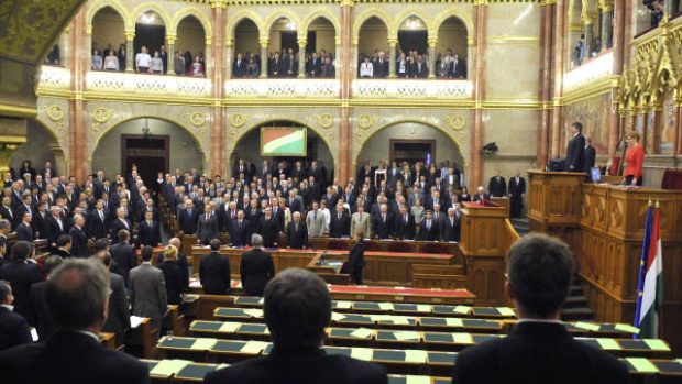 Maďarský parlament při schvalování nové ústavy