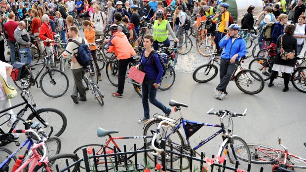 Cyklisté dnes jízdou metropolí zahájili kampaň Do práce na kolech