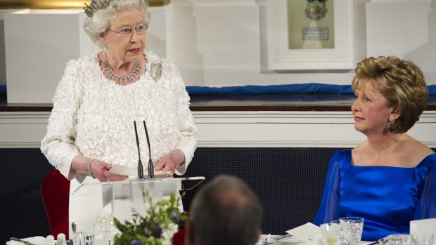 Britská královna Alžběta II. při projevu