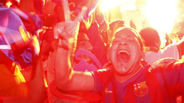 Fanoušci FC Barcelona oslavují vítězství v Lize mistrů