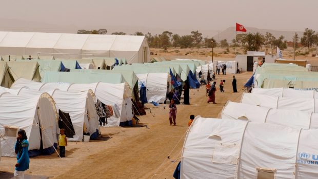 Uprchlický tábor na tunisko-libyjské hranici