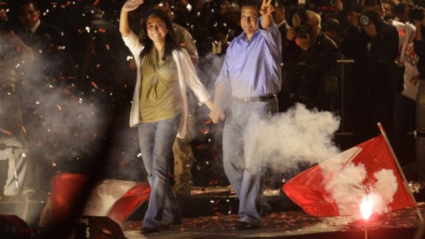 Ollanta Humala s manželkou slavil vítězství ve víkendových volbách v Peru