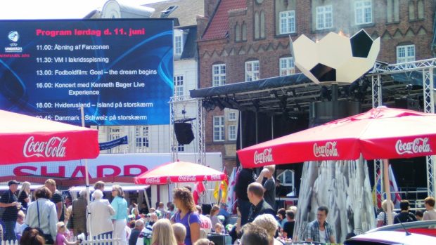 Fanzóna na náměstí ve Viborgu