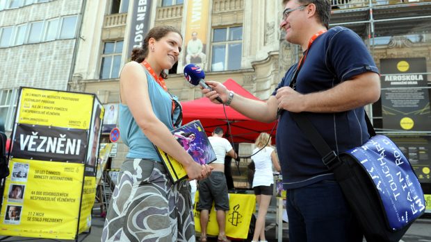 46. filmový festival Karlovy Vary, Amnesty International, Den s Amnesty- podpisová akce
