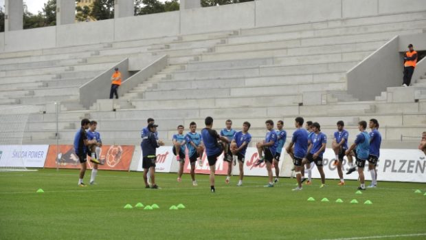 Fotbalisté Pjuniku trénují na rekonstruovaném plzeňském stadionu