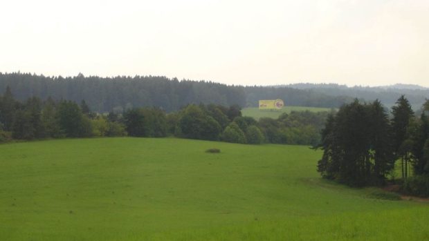 Na zemědělské půdě u Ostředka vyrostou další obří sklady (4)