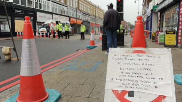Nejpostiženější londýnská čtvrť Tottenham den po nepokojích (11. 8. 2011)