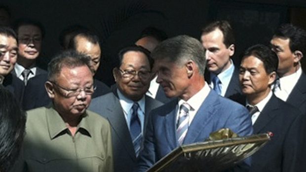 Severokorejský prezident Kim Čong-il (vlevo) při své návštěvě v Rusku