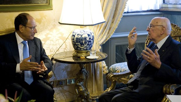 Italský prezident Napolitano při jednání s předsedou horní sněmovny Schifanim