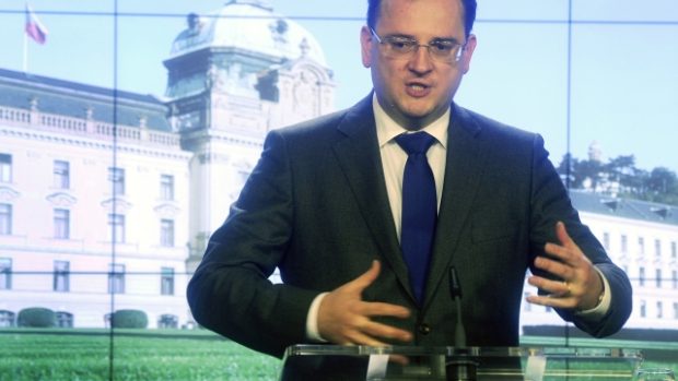 Premiér Petr Nečas po schůzce špiček vládní koalice ke kauze privatizace Mostecké uhelné