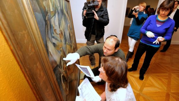 Obraz Emila Filly Dvě ženy se vrátil do stálé expozice českého moderního umění Moravské galerie v Brně
