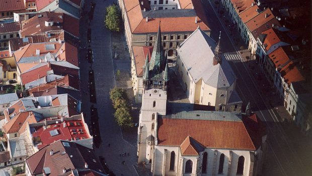 Prešov, římskokatolická katedrála sv. Mikuláše, evangelický chrám sv. Trojice a budova evangelického kolegia