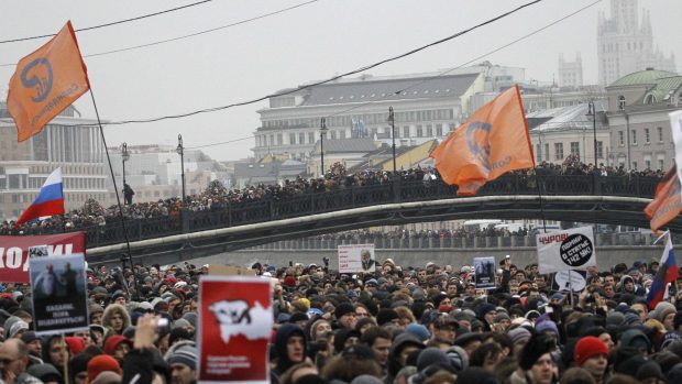 V Moskvě se na demonstraci sešly desetitisíce lidí.