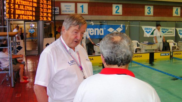 Předseda ČSPS Vladimír Srb působil na plaveckém MČR v pozici hlavního rozhodčího