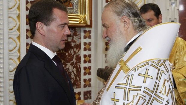 Ruský prezident Dmitrij Medvěděv s moskevským patriarchou Kirillem