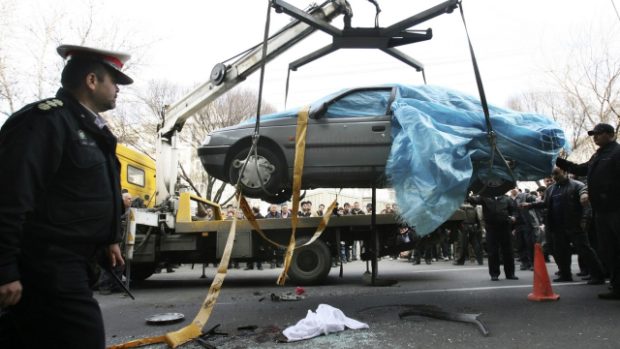 Automobil, v němž včera v Teheránu zahynul profesor, podílející se na práci íránského jaderného zařízení