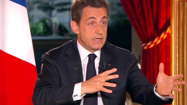 Francouzský prezident Nicolas Sarkozy v televizním vystoupení naznačil, že bude kandidovat v prezidentských volbách