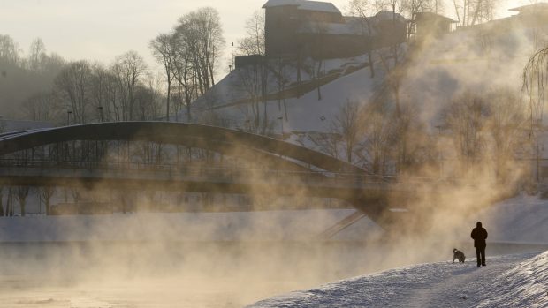 Mrazivo je i v litevském Vilniusu. Teplota tam ráno klesá až k mínus 23 stupňům Celsia