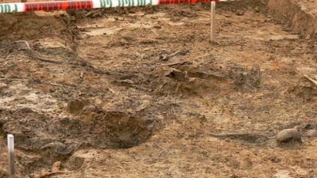 Hrob u Dobronína byl odkryt v srpnu 2010