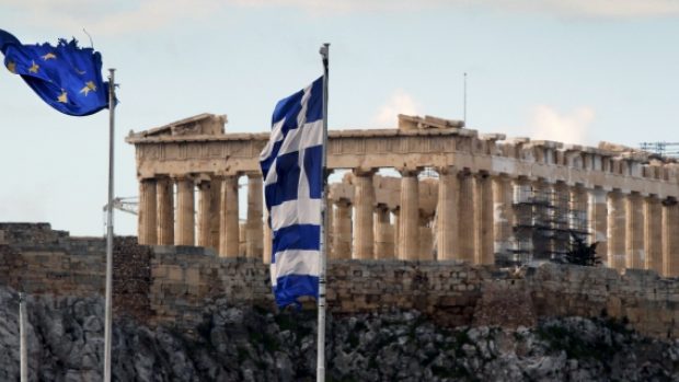 Evropa čeká na rozhodnutí Řecka o dalších úsporných krocích; Řecko, eurozóna, Evropská unie, vlajka