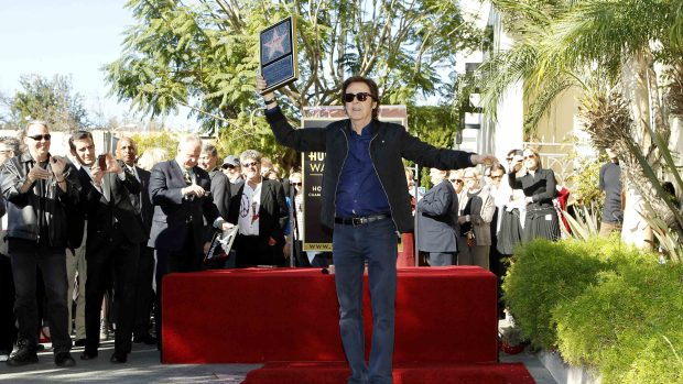 Paul McCartney má svou hvězdu na hollywoodském chodníku slávy.