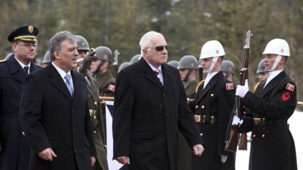 Český prezident Václav Klaus a turecký prezident Abdullah Gul (vlevo)