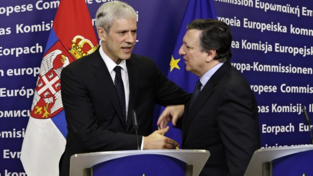 Srbský prezident Boris Tadič a předseda Evropské komise Jose Manuel Barroso