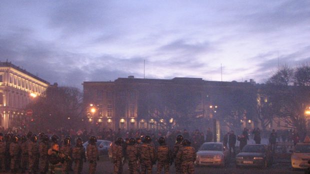 Ruská policie rozehnala nepovolený opoziční mítink v Petrohradě