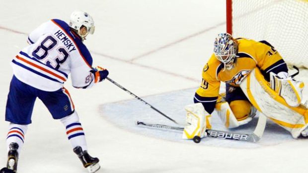 Aleš Hemský si v utkání Edmontonu na ledě Nashvillu připsal první hattrick v NHL a byl vyhlášen první hvězdou utkání