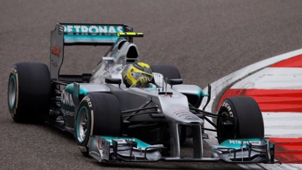 Nico Rosberg vybojoval poprvé v kariéře pole position v závodu mistrovství světa F1