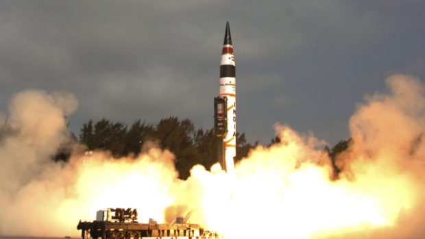 Indie dnes vypustila raketu dlouhého doletu schopnou přenášet jaderné hlavice.jpg