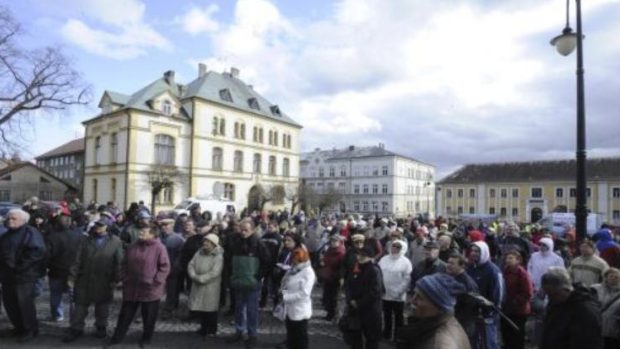 Ve Varnsdorfu se 31. března konalo protestní shromáždění občanů