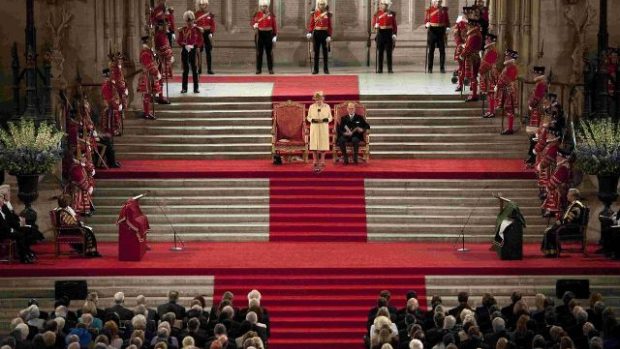 Projev královny Alžběty II. před britským parlamentem