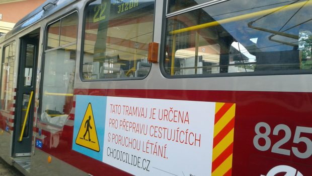 Tramvaj číslo 22 přibližuje Pražanům život handicapovaných