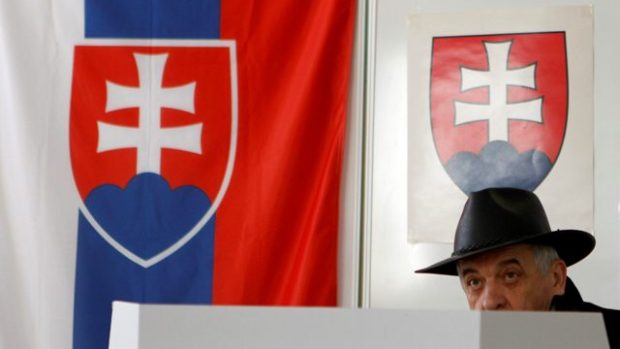 Slovenský volič v bratislavské volební místnosti