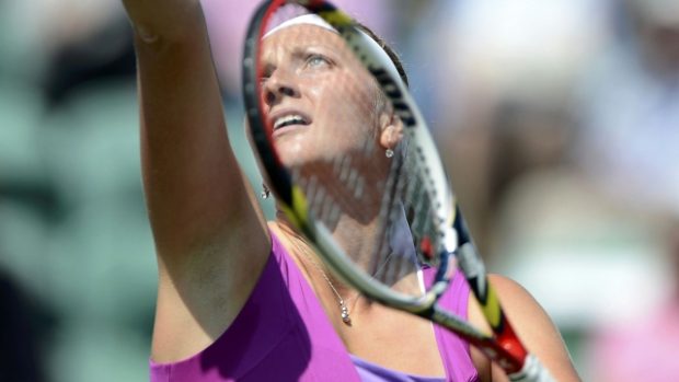 Petra Kvitová of Czech Republic serves to Ekaterina Makarova of Russia  during their women&#039;s singles tennis match at the Eastbourne tournament in Eastbourne, southern England June 19, 2012