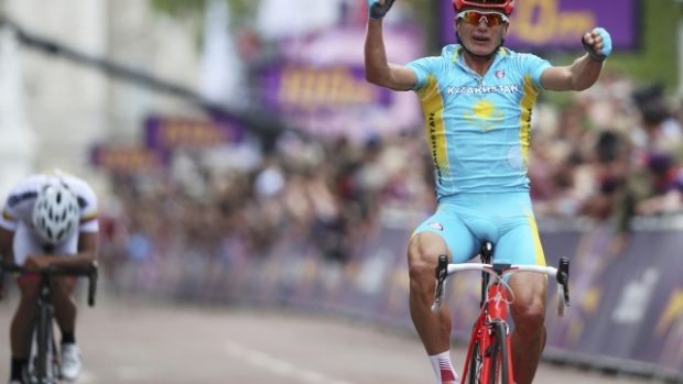 Vítěz olympijského závodu cyklistů s hromadným startem Alexandr Vinokurov