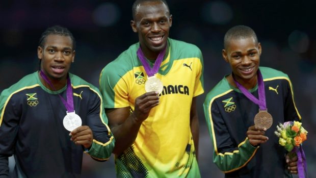 Yohan Blake, Usain Bolt a Warren Weir, jamajští sprinteři na stupních vítězů po dvoustovce. Olympiáda, Londýn 2012