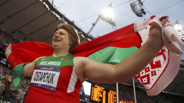 Takhle slavila koulařka Ostapčuková olympijský triumf. Teď o něj kvůli dopingu přišla