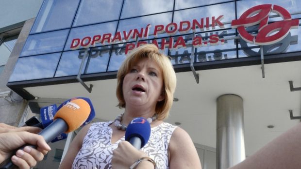 Magdalena Češková, která je pověřena dosavadním řízením DP, oznámila novinářům, že zaměstnanci s policií spolupracují