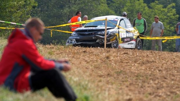 Zlínskou Barum rallye předčasně ukončila smrt jednoho z diváků ve třinácté rychlostní zkoušce.